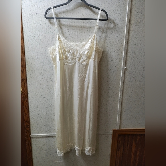 Vintage Shadowline Slip Dress Nightgown Honeymoon Cream Lace Sz 36 28 USA Clean - Picture 1 of 10